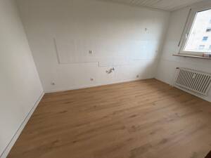 Renovierte 4-Zimmer-Dachgeschosswohnung mit Dachterrasse – 91056 Erlangen – Vorschaubild 5