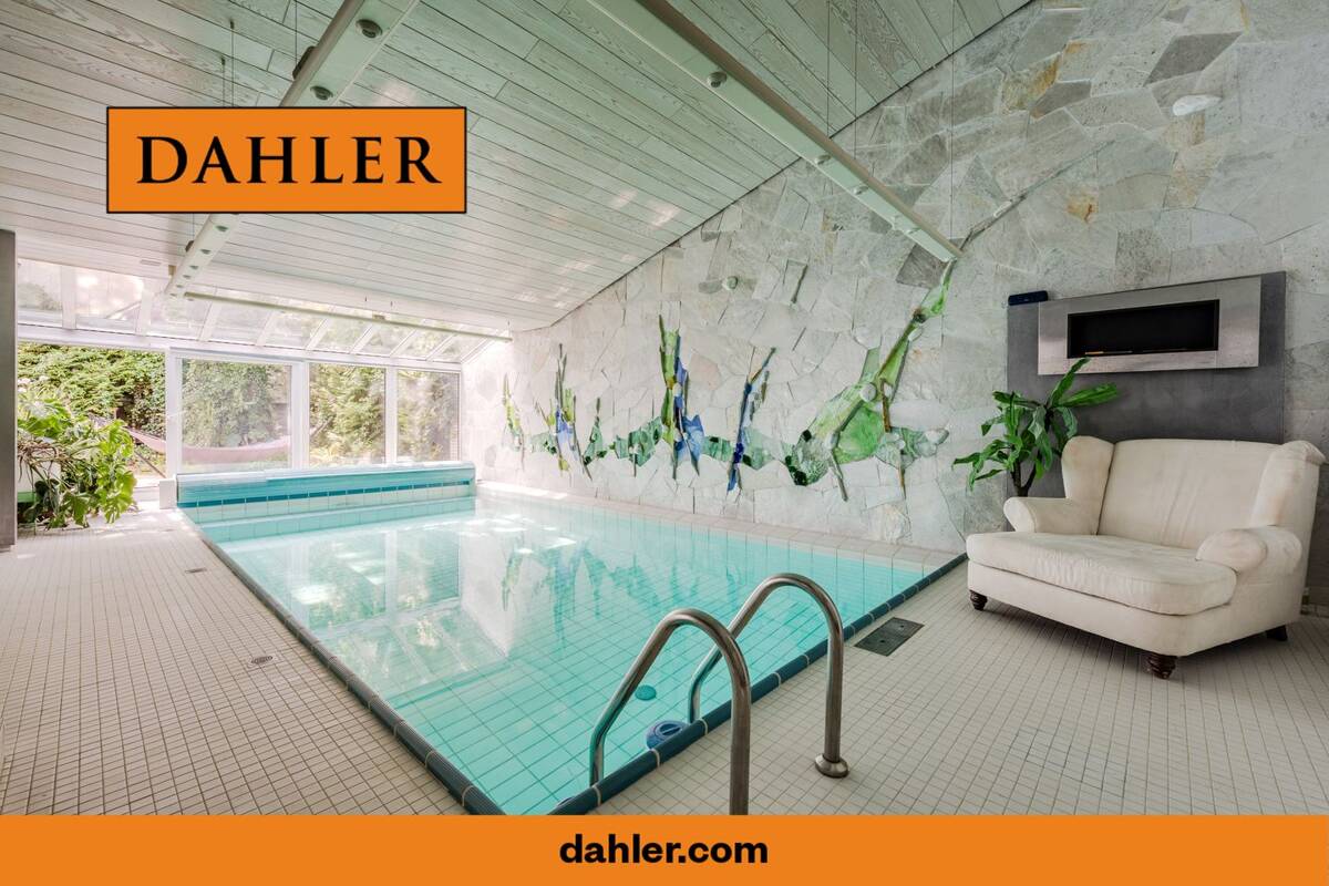 The Perfect Multigenerational Living Arrangement with 2 Single-Family Homes, a Pool, and a Sauna – 14089 Berlin – Bild 1 von 9