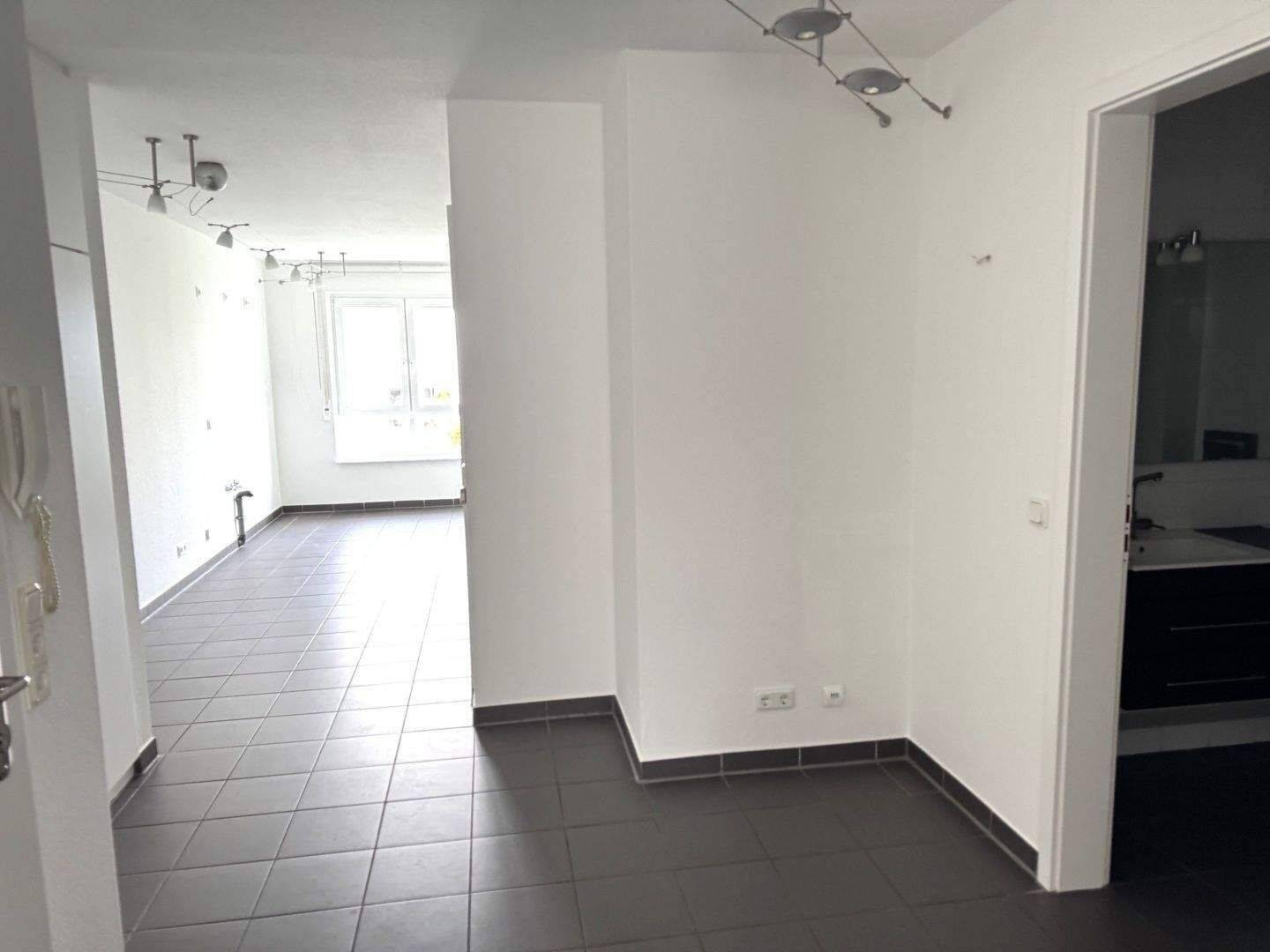 RESERVIERT 1 OG. Super Lage! Bad Wilhelmshöhe. Zwischen Bergpark und ICE-Bahnhof. Tiefgarage. Hinterhausbebauung. – Kassel – Vorschaubild 3