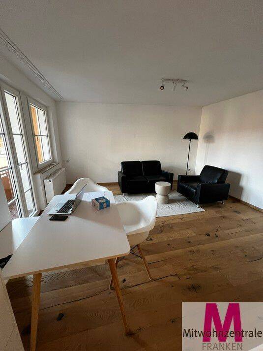 Moderne neu möblierte 2-Zimmer-Wohnung an der Burg – Nürnberg – Vorschaubild 3