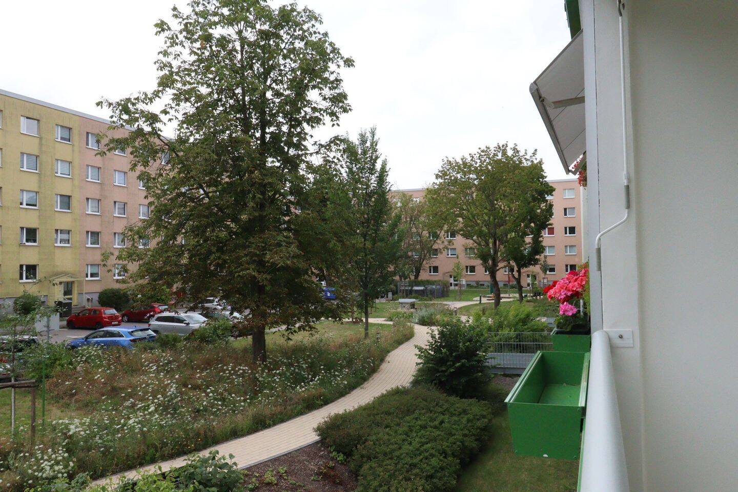 3-Raumwohnung* mit Aufzug, Dusche und Südbalkon – Chemnitz – Vorschaubild 2