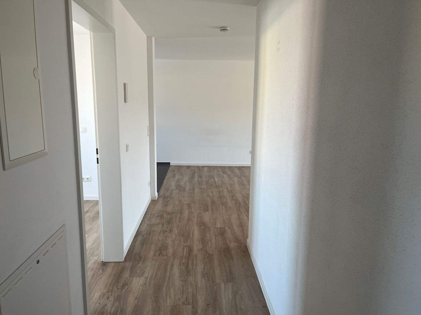 Großzügige 2 Zimmer-Wohnung mit offener Küche, Süd-Balkon zum Innenhof, 3. OG mit Aufzug - Stellplatz optional möglich – Fürth – Vorschaubild 7