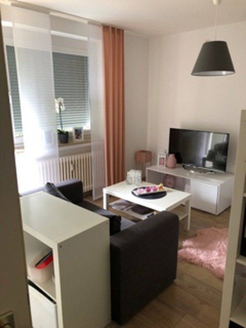 Helle sonnige 1Raunwohnung Zenral gelegen
