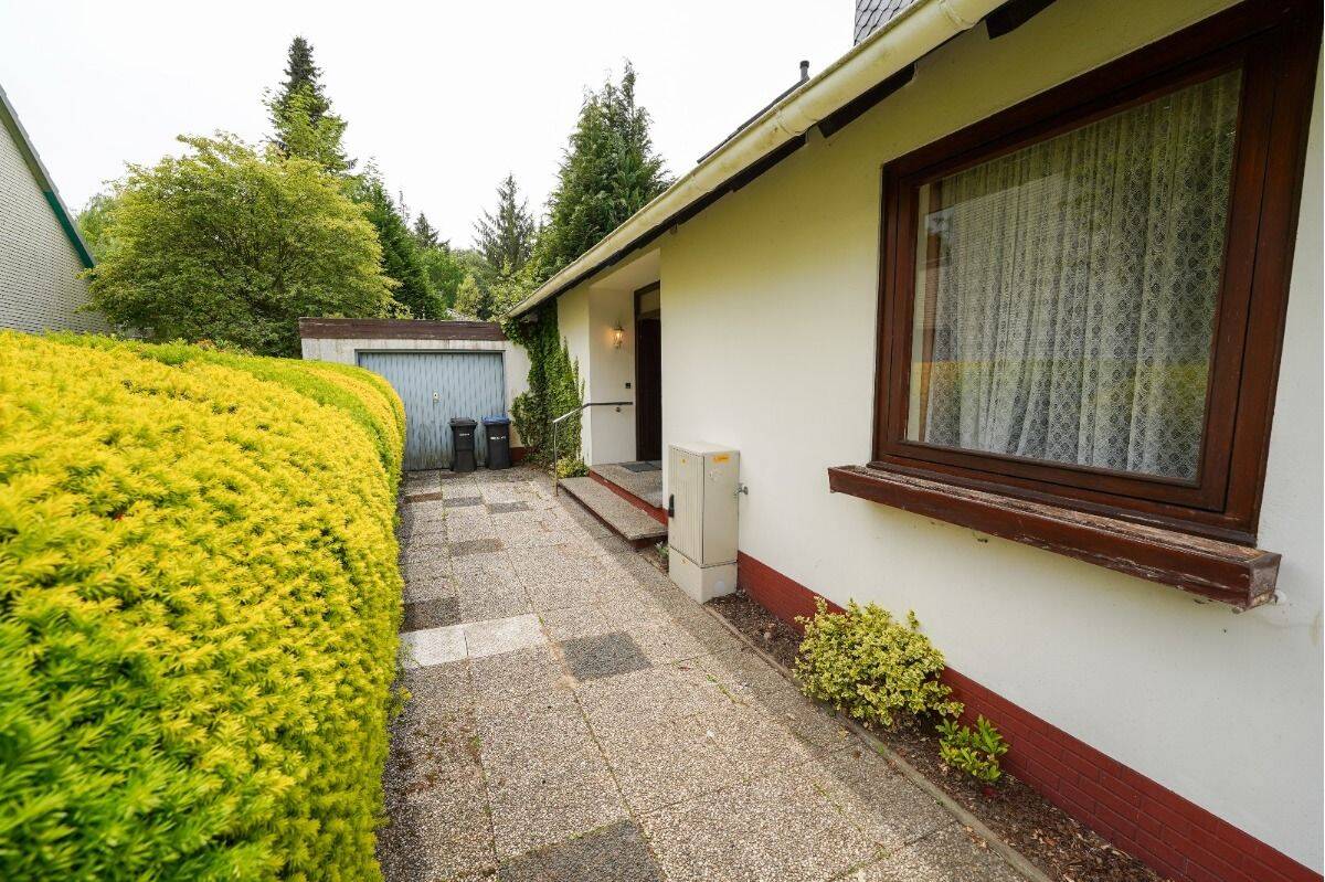 Einfamilienhaus mit Garten, Garage und viel Entwicklungspotenzial - Bremerhaven Schiffdorferdamm – Bremerhaven – Vorschaubild 4