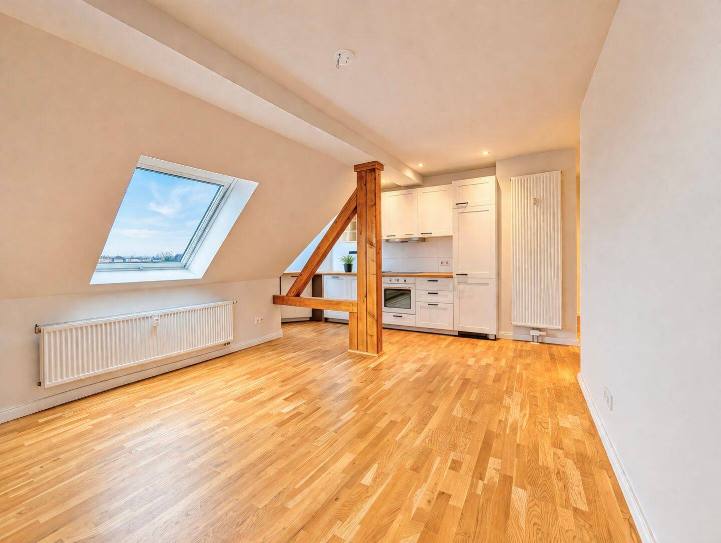 Top gepflegt: 10 hochwertig sanierte WEs | Denkmalschutz | IST-Rendite 4,44% | Balkone+Stellplätze – Leipzig – Vorschaubild 2