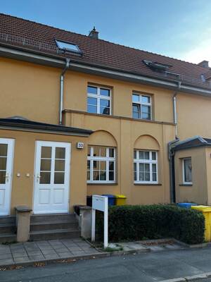 Kleines Reihenhaus mit Garten