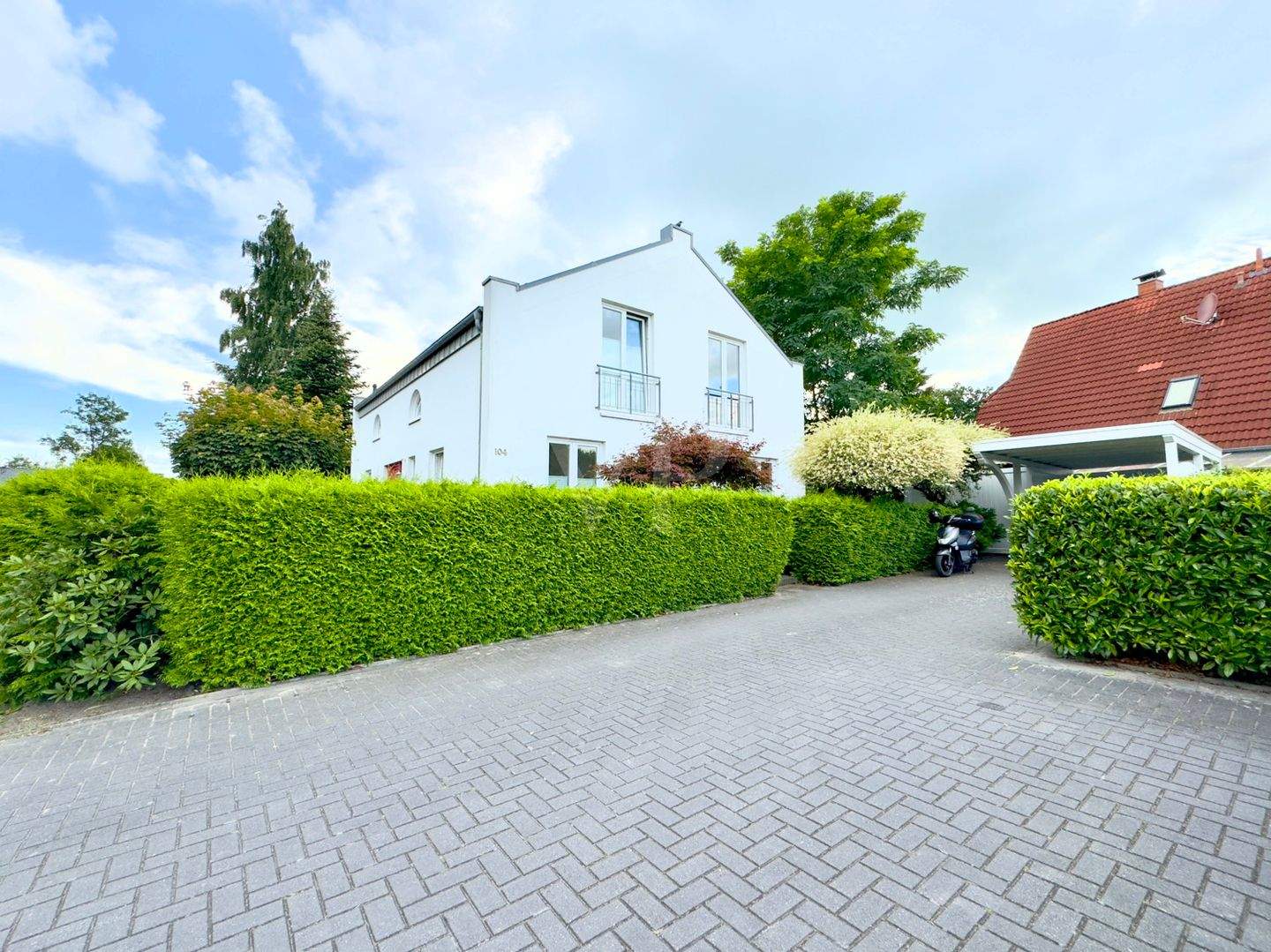 Viel Raum für Wohnen und Arbeiten: Modernes Wohn- und Geschäftshaus – Bad Zwischenahn – Vorschaubild 4