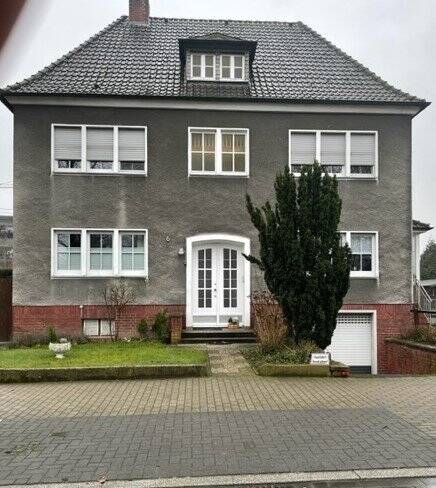2,5-Zimmer-Altbauwohnung mit Balkon in Hamm-Herringen. Gute Wohnlage