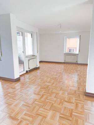 Traumwohnung Wü-Sanderau Sonnenbalkon, Lift, Tiefgarage – 97072 Würzburg – Vorschaubild 4