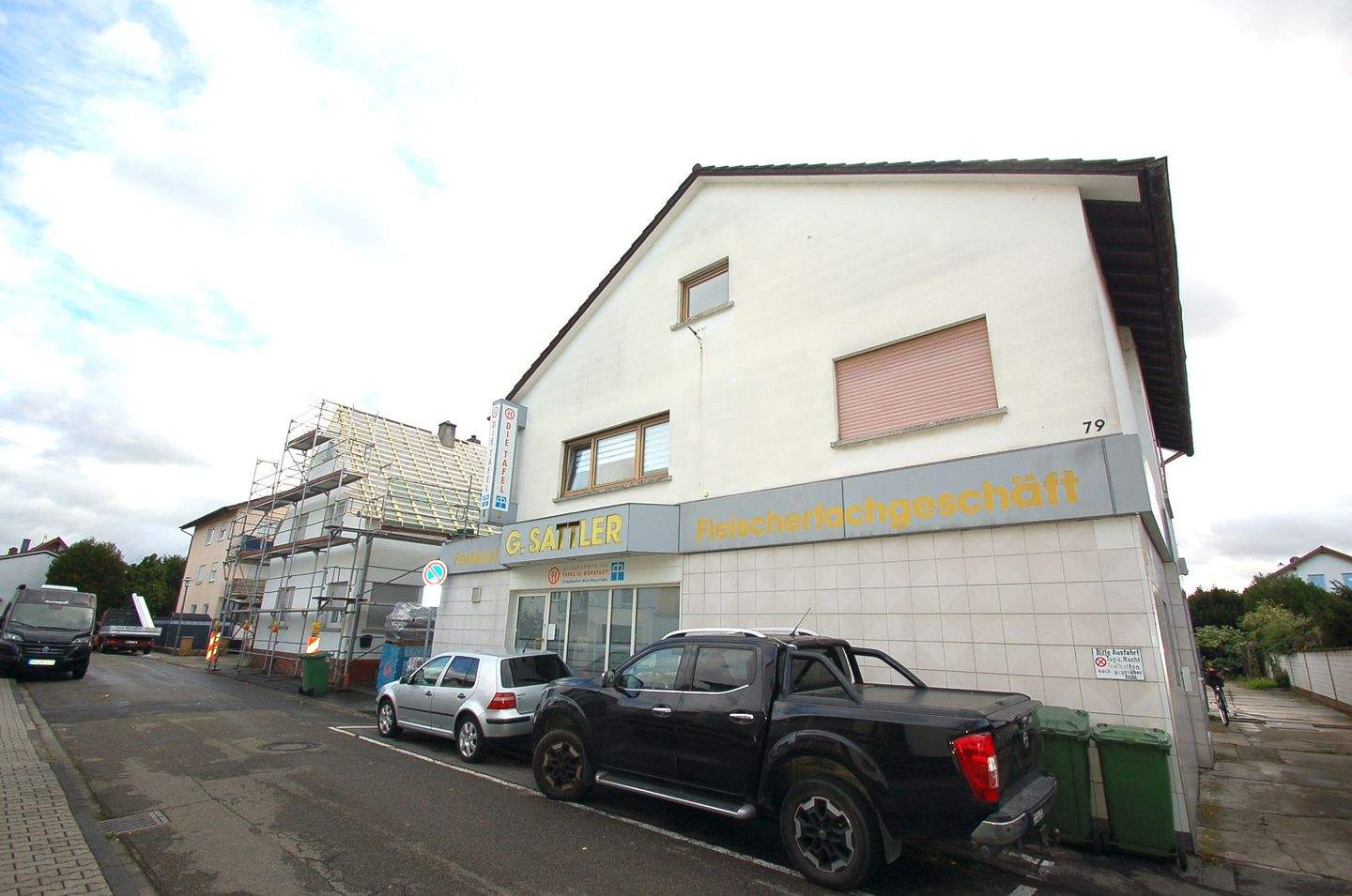 Mehrfamilienhaus mit Ladengeschäft in ruhiger und beliebter Lage