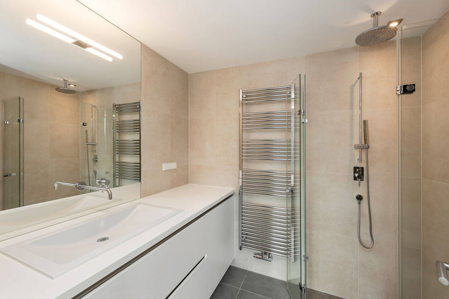 Elegante Stadtwohnung mit Penthouse-Flair in den Fellini Residences – Berlin – Vorschaubild 9