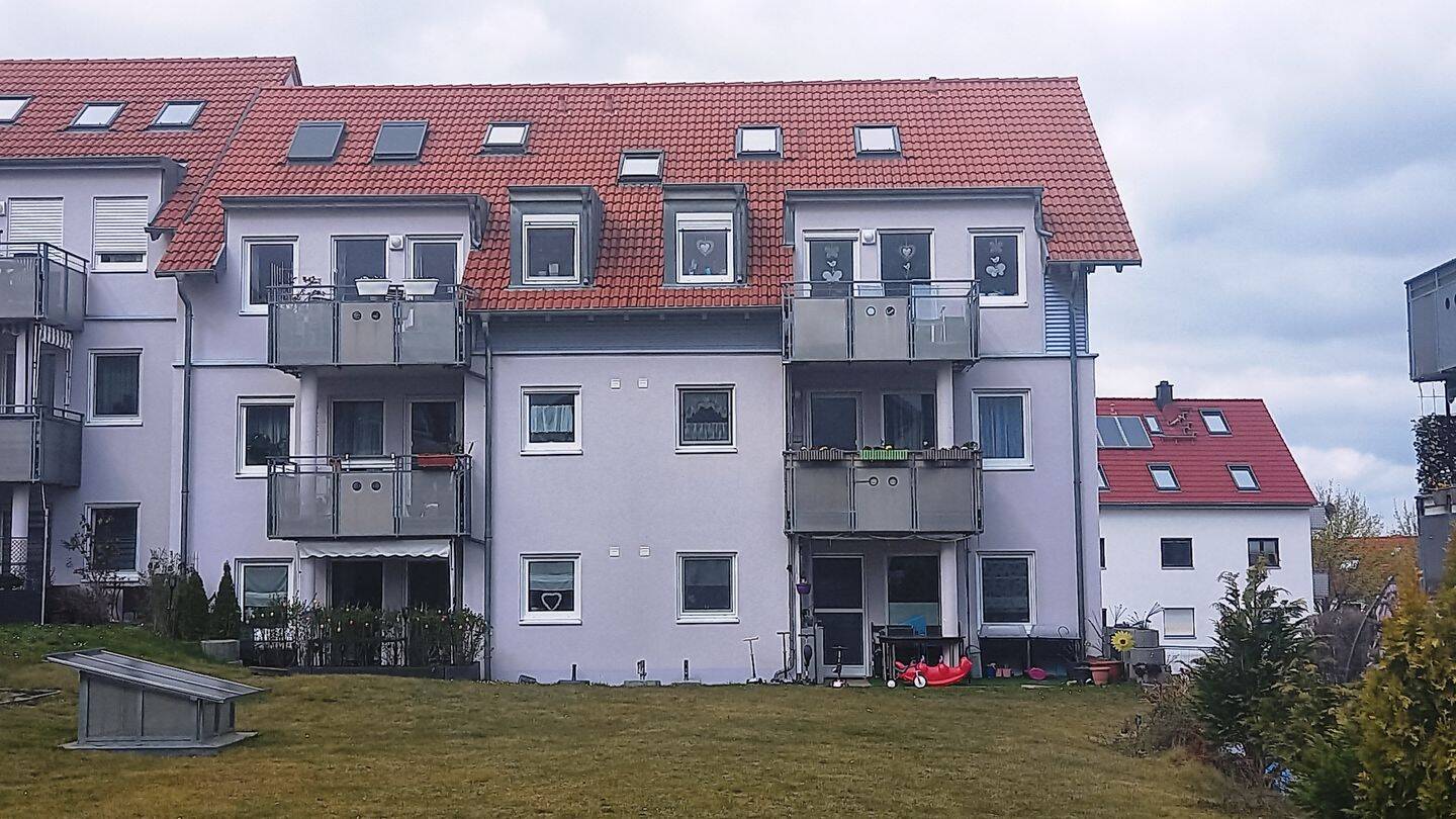 Helle & komfortable Drei-Zimmerwohnung mit Balkon im DG. Gut vermietet. TG inkl. – Erfurt – Vorschaubild 3