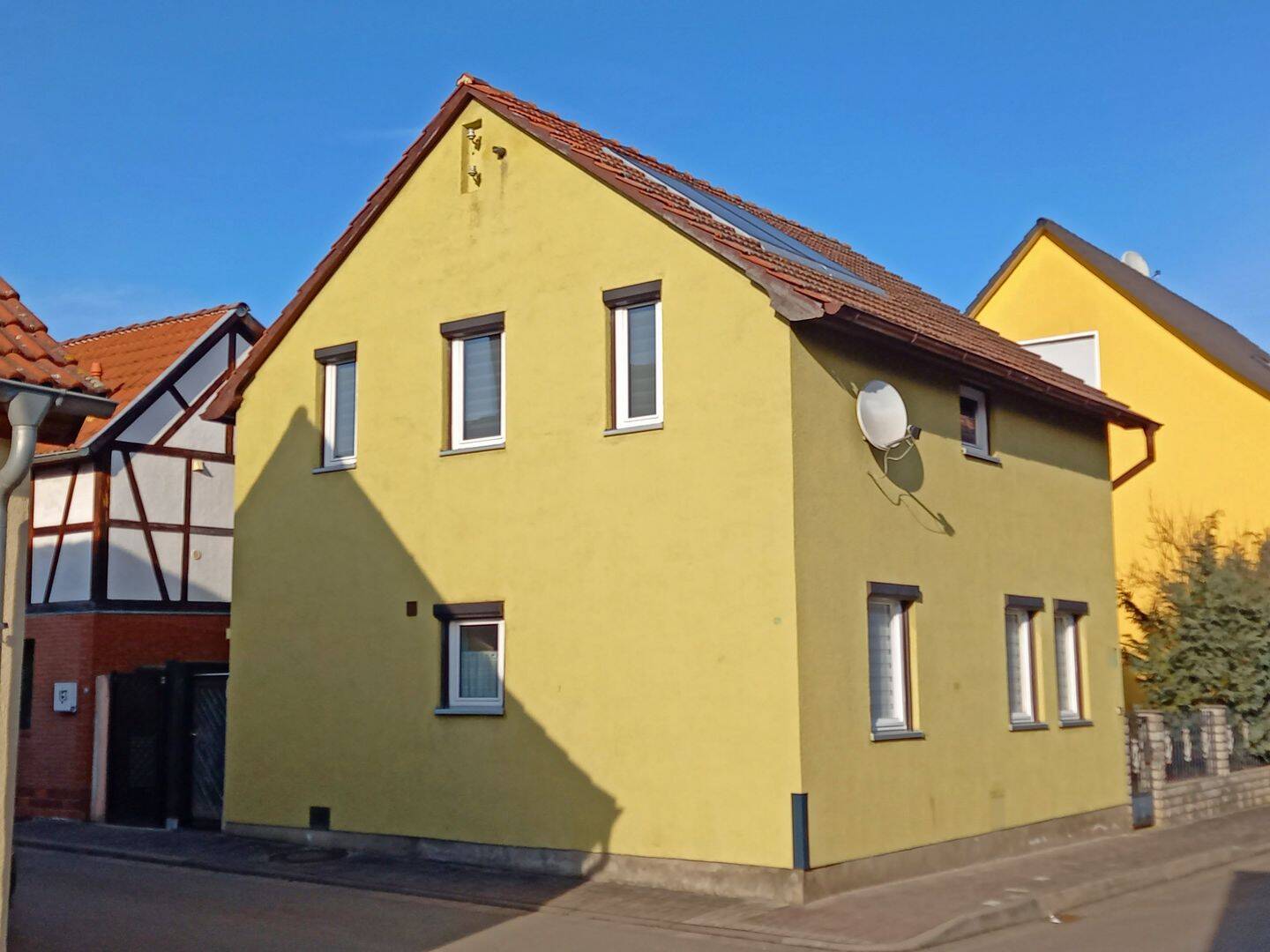 Selten: Eigentumswohnung (als Haus) mit eigenem Garten ...in beliebter Lage westlich von Erfurt - 20 Min. bis Erfurt Altstadt