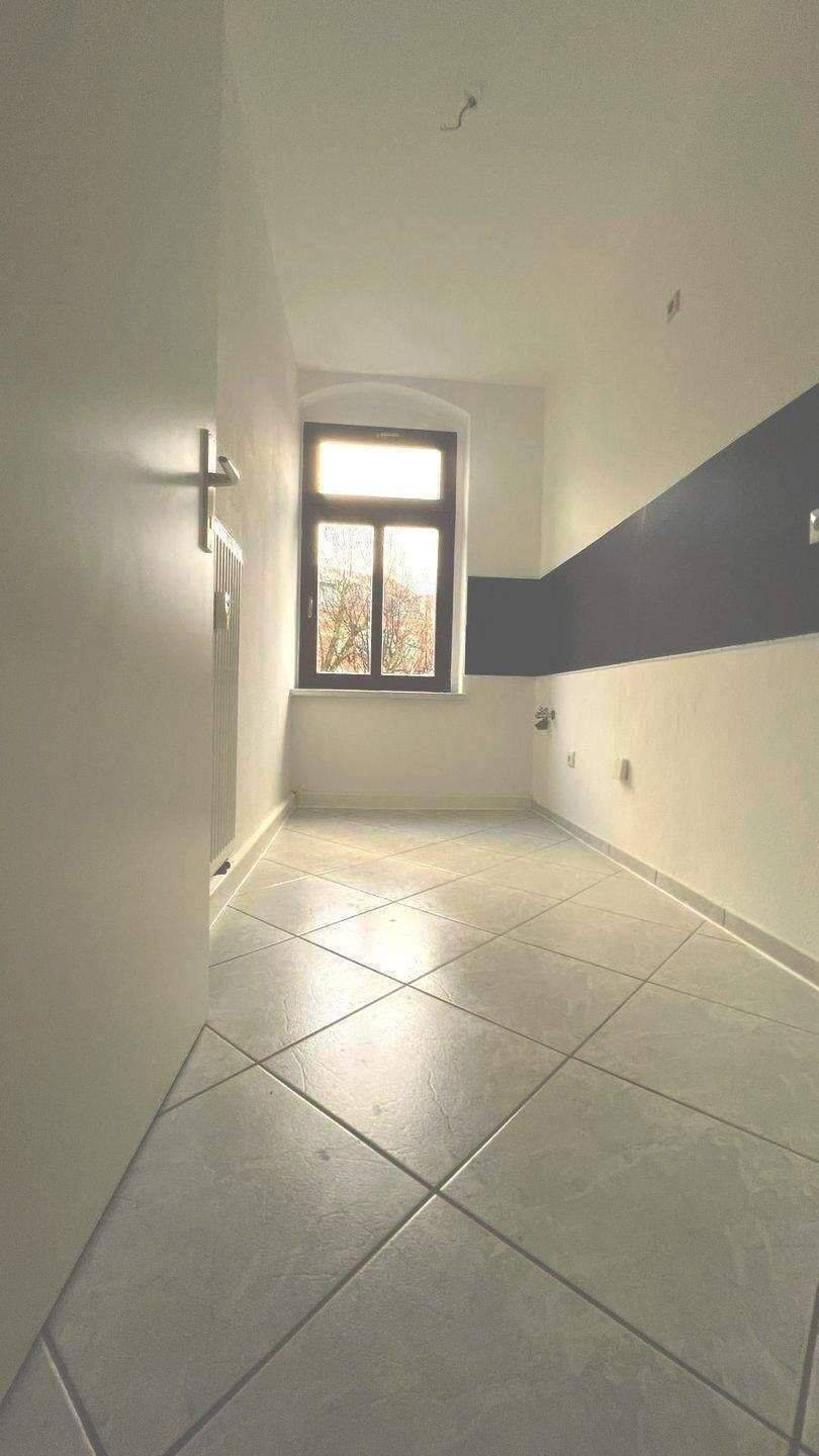 NEU SANIERT / HELLE WOHNUNG / BLICK INS GRÜNE / TOP LAGE – Chemnitz – Vorschaubild 5