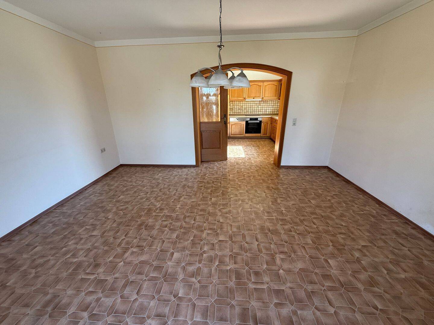 Charmantes Einfamilienhaus mit Einliegerwohnung und viel Platz mit Alpenblick – Wehringen – Vorschaubild 9