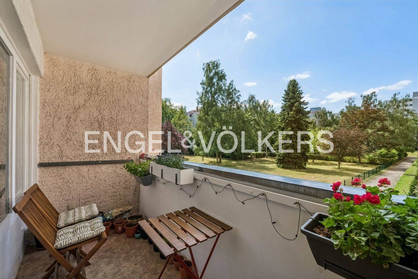 Ihr neues Zuhause mit großzügigem Grundriss in Berlin-Lichterfelde – Berlin – Vorschaubild 2