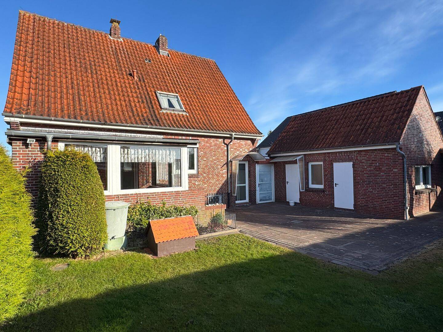 Ruhige Lage in Jever: Charmantes Haus mit viel Nutzfläche und kleinen Schönheitsfehlern! – Jever – Vorschaubild 3
