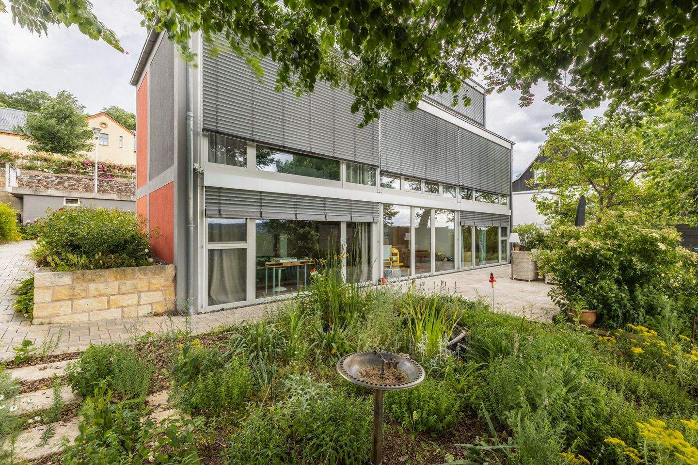 individuelles Architektenhaus mit Garten in Radebeul-Zitzschewig – Radebeul – Bild 1 von 9