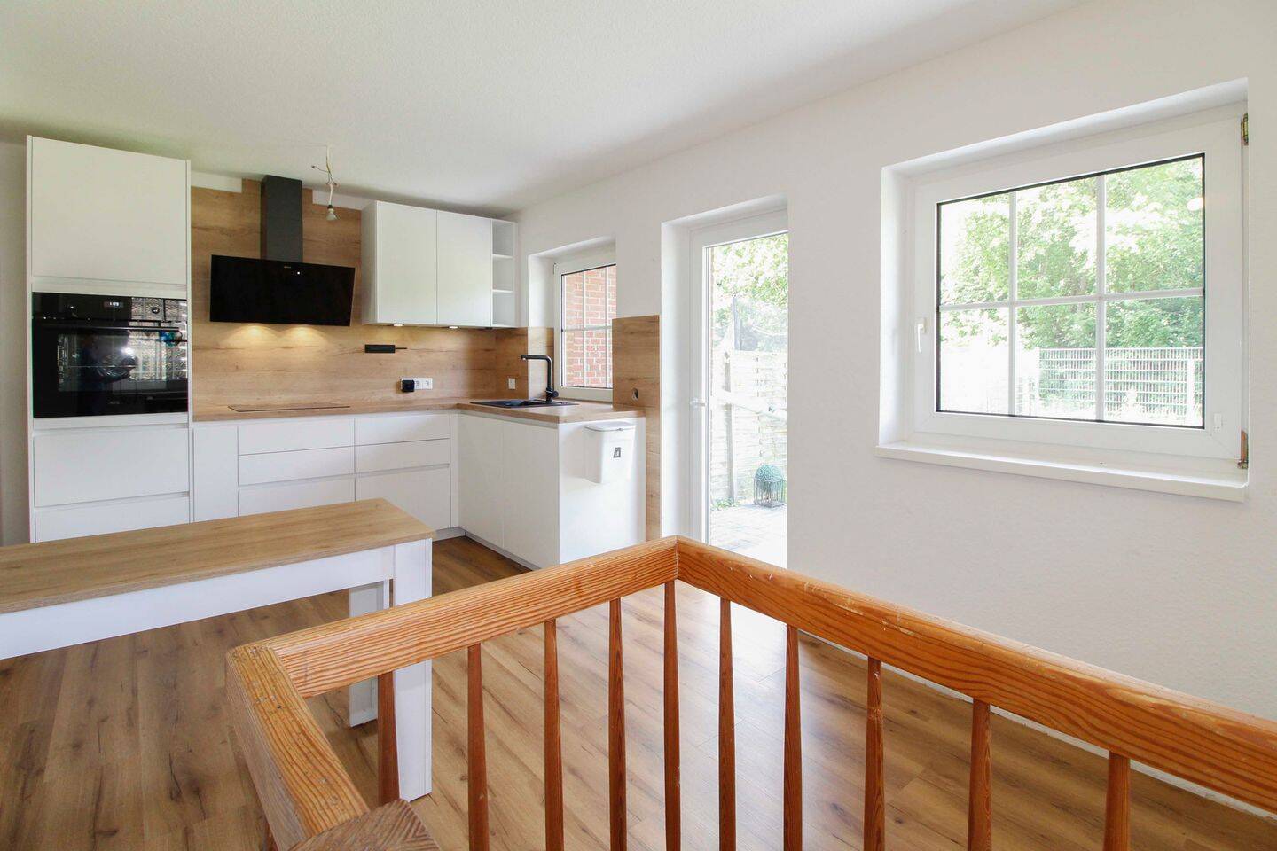 Kernsanierte (2025) & moderne 4 Zimmer-Erdgeschosswohnung ! Einziehen & Wohlfühlen