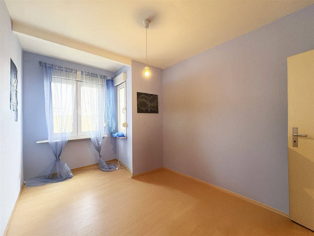 Investieren in zentraler Lage von Mainz-Kastel: Freistehendes 6 Familienhaus mit Süd-West-Garten – Wiesbaden – Vorschaubild 4