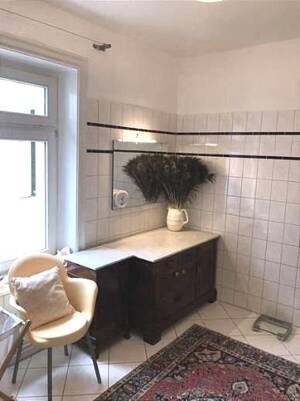 Möblierte 2 Zi.-Wohnung / Balkon/ Internet/ Pauschalmiete € 1.200,-/ Monat/frei ab sofort bis 31.10.2026 ( Zeitmietvertrag) / nur an eine Person! – 22083 Hamburg – Vorschaubild 4