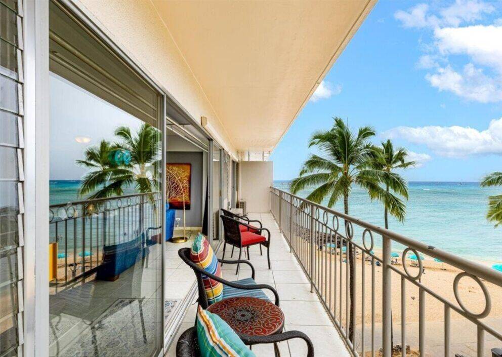 Waikiki Shore Waterfront Condo in Honolulu