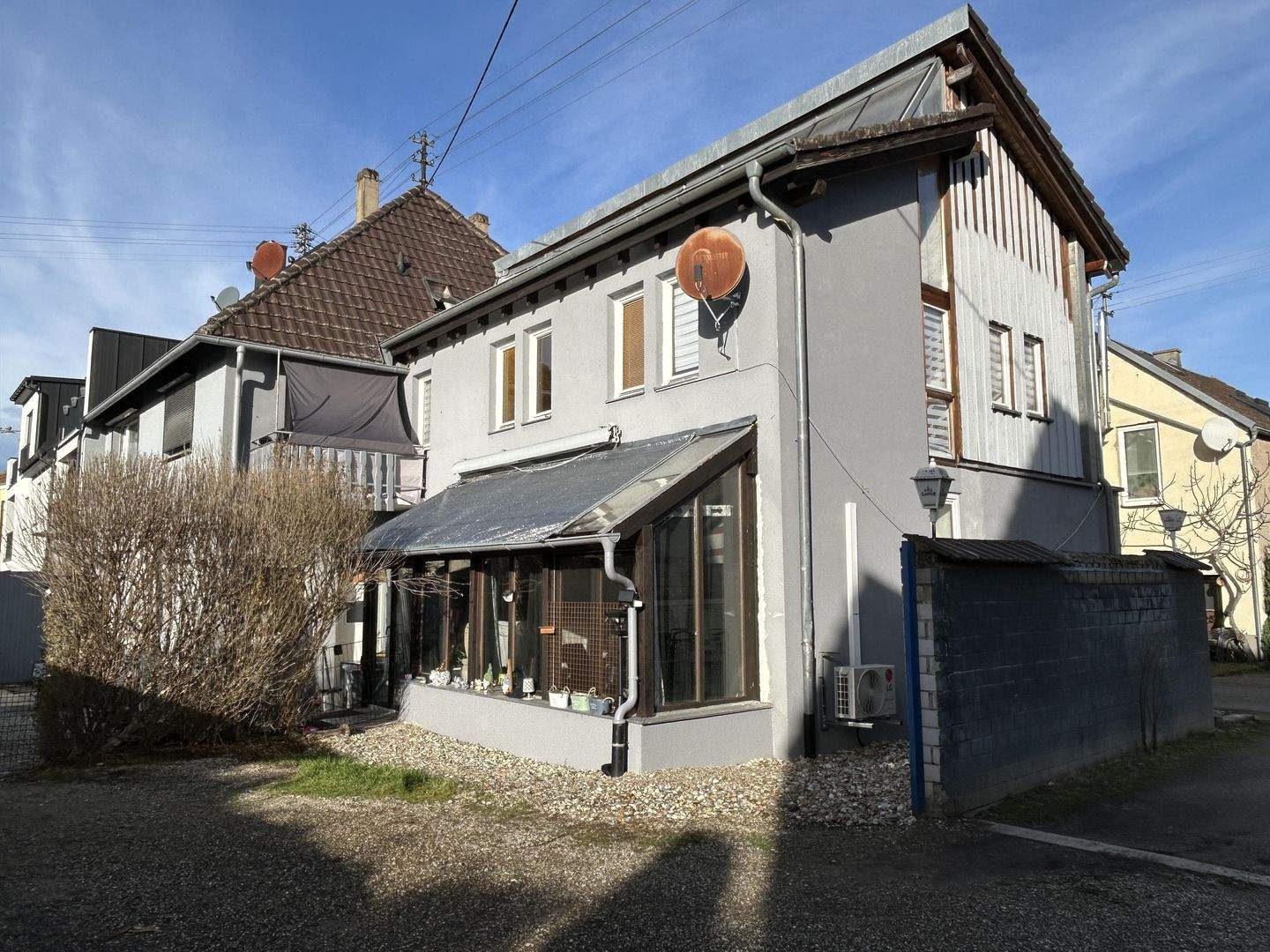 Im Herzen von Sasbach: 6 moderne Wohneinheiten – Sasbach am Kaiserstuhl – Bild 1 von 8