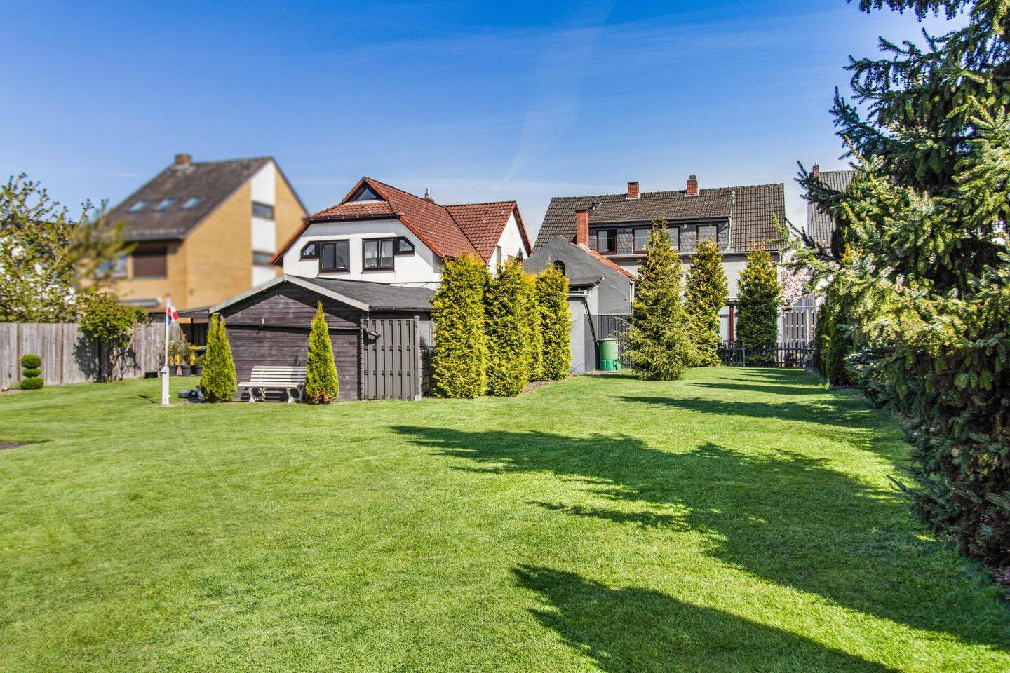 Modern Wohnen und gleichzeitig Vermieten: Zwei Häuser auf schönem Grundstück in Bremen-Blumenthal – Bremen – Vorschaubild 2