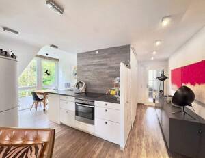 Echt schick + 2,5-Zi-Whg + 57qm + auf Wunsch mit kl. Nachbarwohnung + in 4-FamGründerzeit Haus + GartenHaus + Garten – 79102 Freiburg im Breisgau – Vorschaubild 2