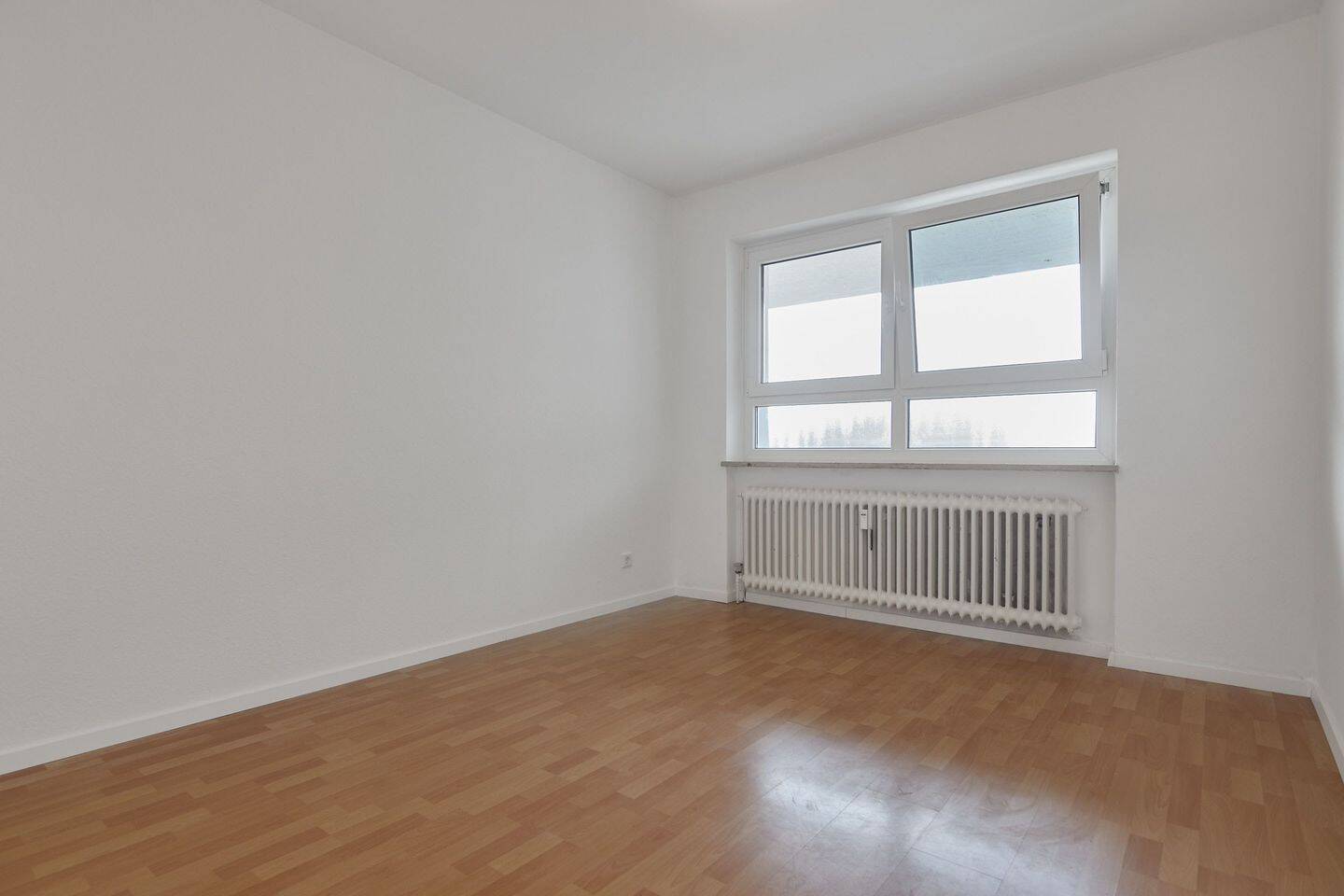 Ohne Käuferprovision! Renovierte & bezugsfertige Eigentumswohnung mit Südbalkon, Aufzug & Stellplatz – Bremen – Vorschaubild 7