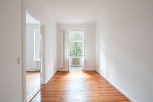 Mit Südbalkon am Paul-Lincke-Ufer: Drei-Zimmer-Altbauwohnung mit Uferblick – 10999 Berlin – Vorschaubild 4