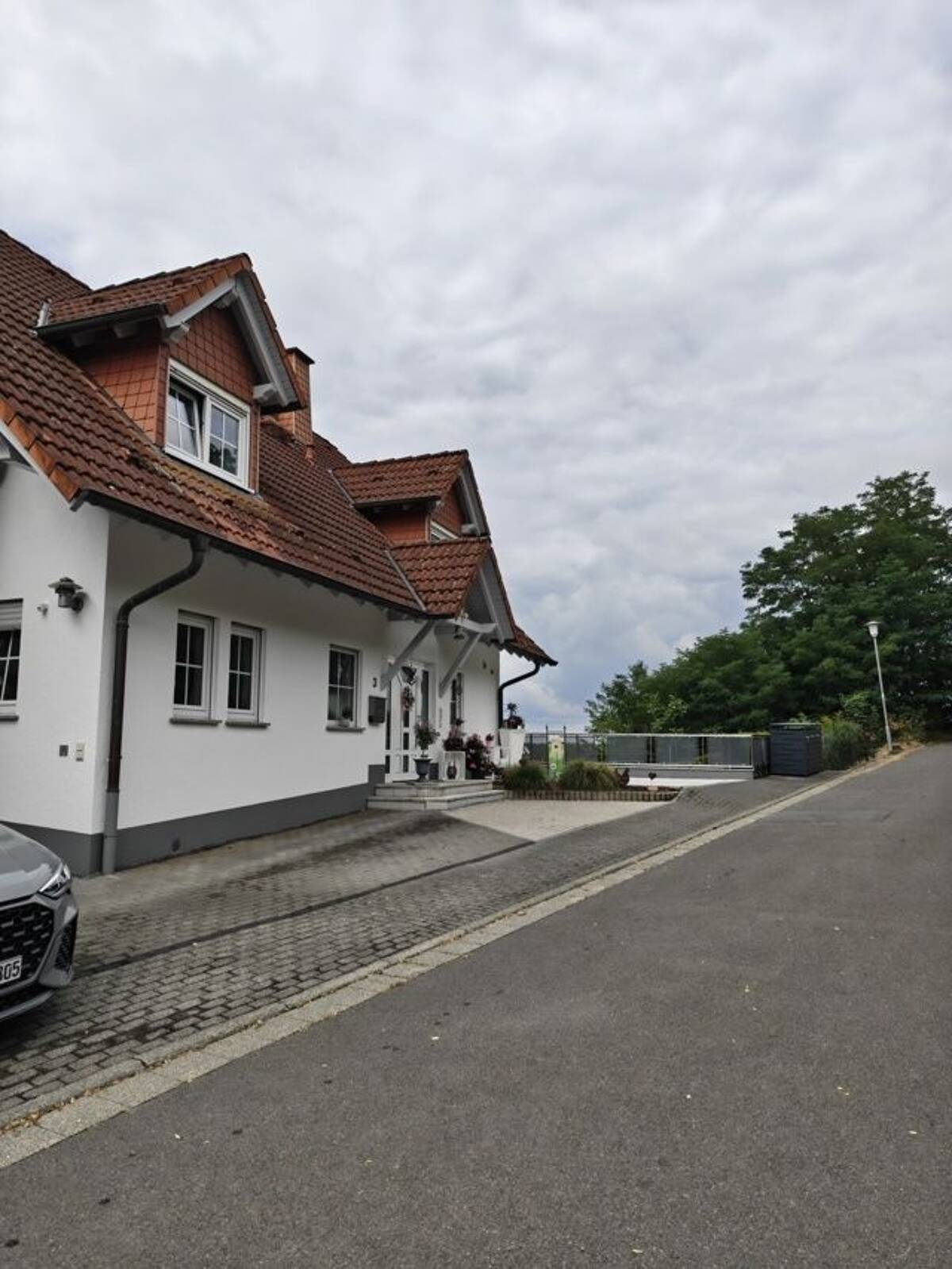 Komplett renovierte All-In-Single Wohnung (ca. 62 qm). Siehe genaue Beschreibung. – 64823 Groß-Umstadt – Bild 1 von 9
