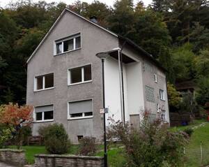Schöne 3-Zimmer-DG-Wohnung in ruhiger Waldrandlage