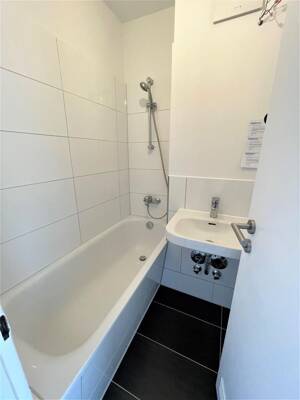 Gemütliche 3-Zimmer-Etagenwohnung mit großem Balkon in Wolfsburg – 38448 Wolfsburg – Vorschaubild 7