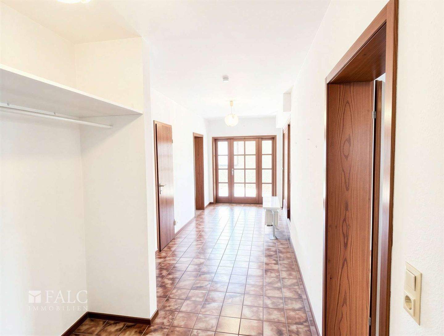 Großzügige 132 m² Wohnung mit großem Balkon und Stellplatz im gepflegten Dreifamilienhaus – Trier – Vorschaubild 3