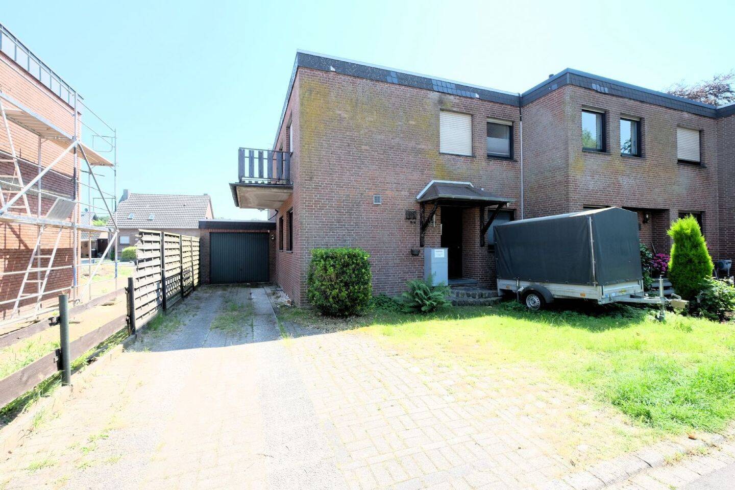 Gepflegtes Reihenendhaus mit Wintergarten, Doppelgarage und Photovoltaikanlage – Kranenburg – Vorschaubild 3