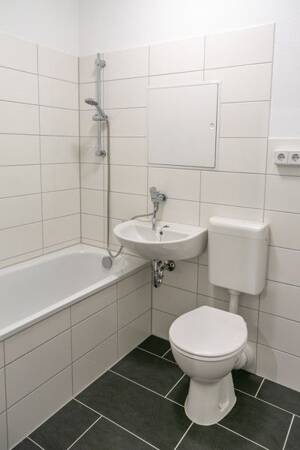Sanierte 1 Raumwohnung mit Balkon – 1169 Dresden – Vorschaubild 2
