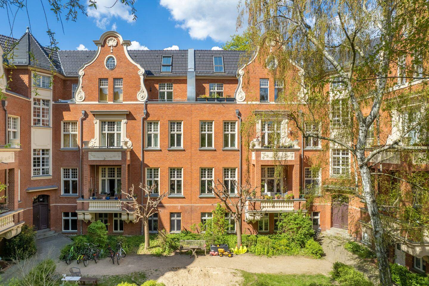 Großzügige Wohnung mit drei Balkonen in begehrter Lage am Holländischen Viertel – Potsdam – Vorschaubild 2