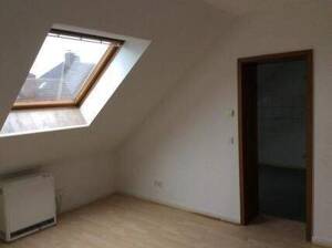 Jetzt die erste Kaltmiete sparen! 3-Zimmer im Dachgeschoss! – 45359 Essen – Vorschaubild 2