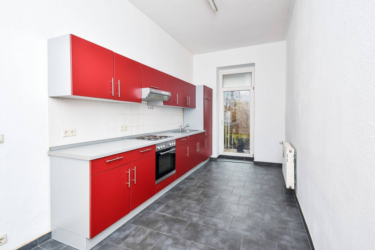 EINE GARTENWOHNUNG ZUM VERLIEBEN | Apartment mit Tageslichtbad, Einbauküche, Balkon & Garten – Leipzig – Vorschaubild 6