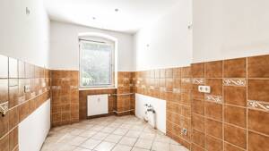 Altbauflair im ruhigen Hinterhaus - Großzügige 5-Zimmer-Wohnung mit Stellplatz & Innenhof – 13595 Berlin – Vorschaubild 5