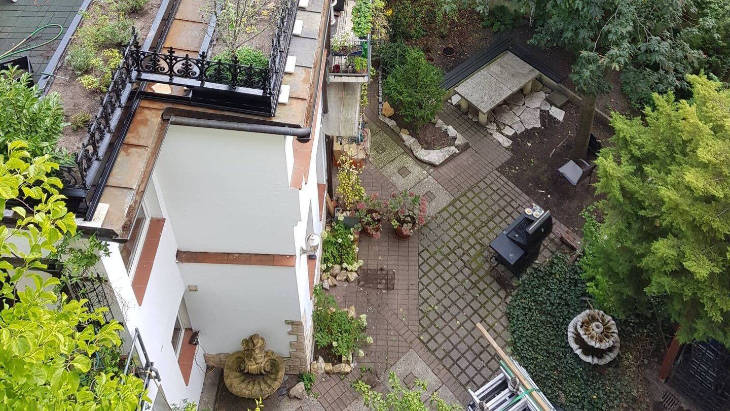 Eine grüne Oase mitten in der Stadt: Einzigartige Wohnung mit 2 Dachterrassen, 1 Balkon & privatem Hinterhof – Nürnberg – Vorschaubild 2