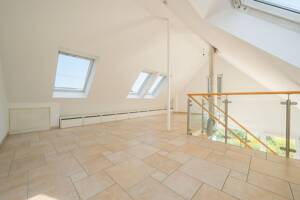 Wohnen wie im Urlaub-einzigartige Penthouse-Galerie-sonniger Dachgarten in Bestlage von Praunheim – 60488 Frankfurt am Main – Vorschaubild 8