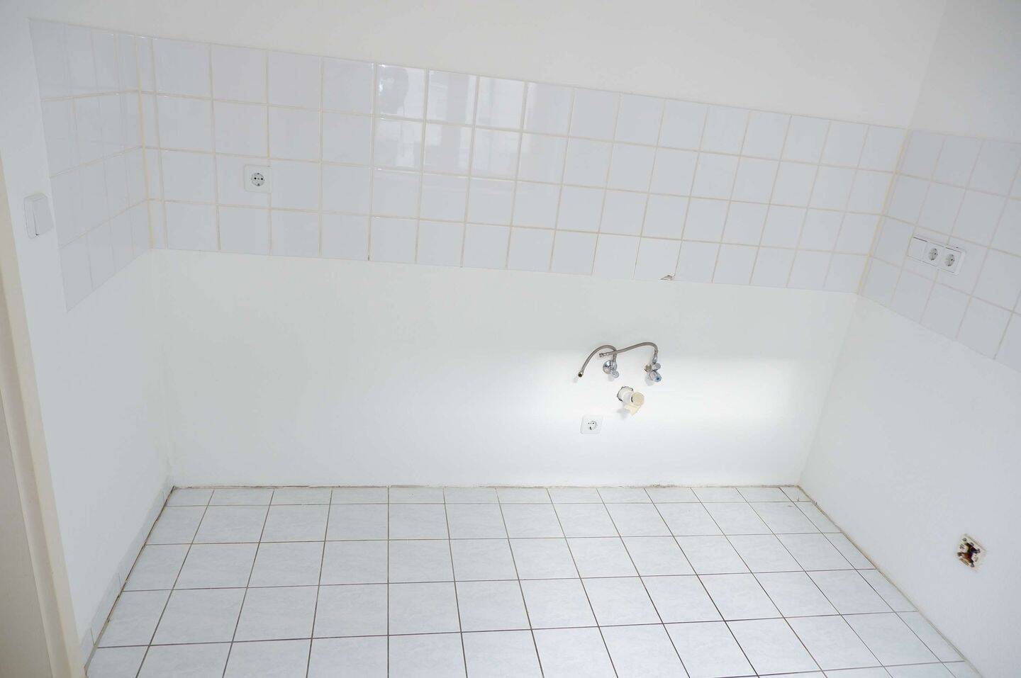 Helles Wohnzimmer - Bad mit Wanne und Lift !!! – Chemnitz – Vorschaubild 8