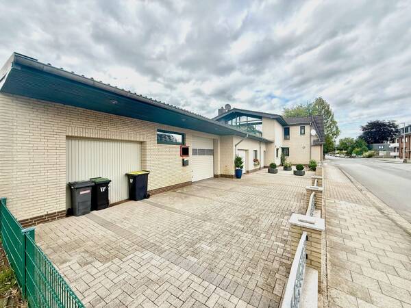 Haus in 27751 Delmenhorst mit 233 m² kaufen