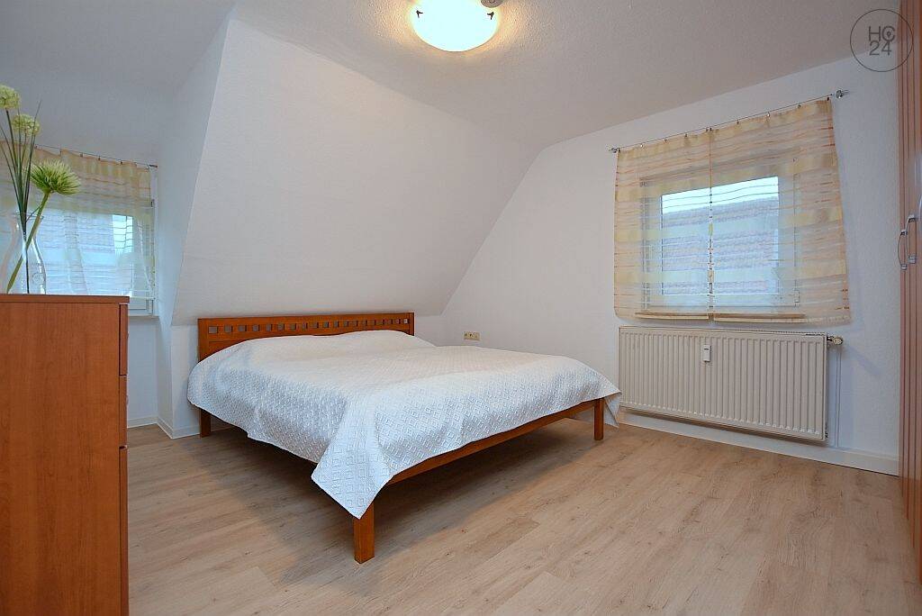 Schön möblierte Wohnung mit Balkon in Stuttgart Mühlhausen – Stuttgart – Vorschaubild 2