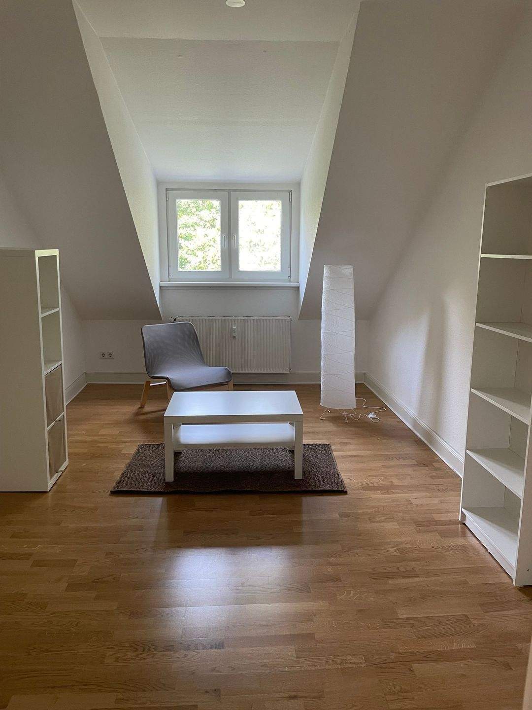 Charmante möblierte 2- Zimmer Wohnung – Düsseldorf – Vorschaubild 2