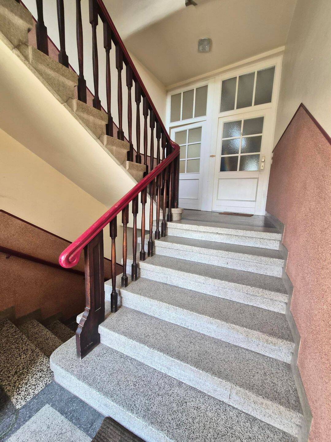 BESICHTIGUNGSTERMIN BITTE TELEFONISCH VEREINBAREN - 3 Raumwohnung im 1.OG mit Stellplatz in gepflegten Mehrfamilienhaus – Gotha – Vorschaubild 2