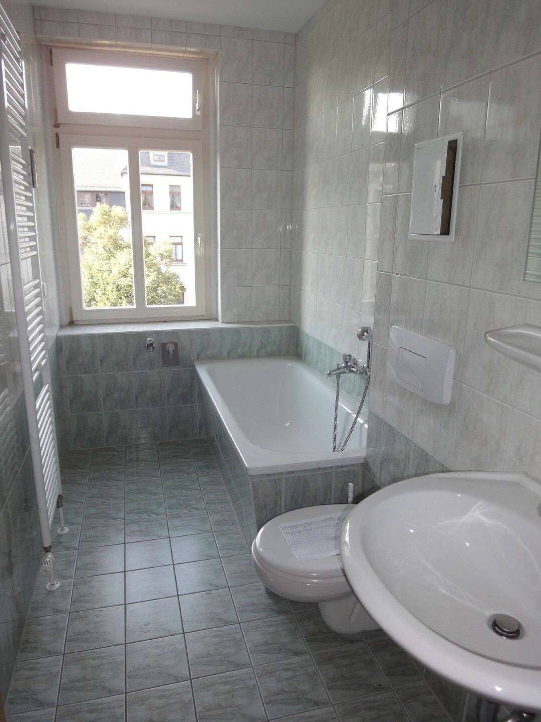 Helle Whg. im 1.OG - Bad mit Fenster - Laminat - sep. Küche ! frei ab SOFORT ! – Chemnitz – Vorschaubild 3