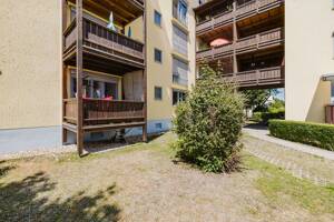 Ruhig gelegene 2-Zimmer Erdgeschosswohnung mit Südbalkon, Stellplatz und guter Vermietung – 85053 Ingolstadt – Vorschaubild 3
